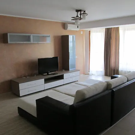 Anaelle Deluxe Mamaia